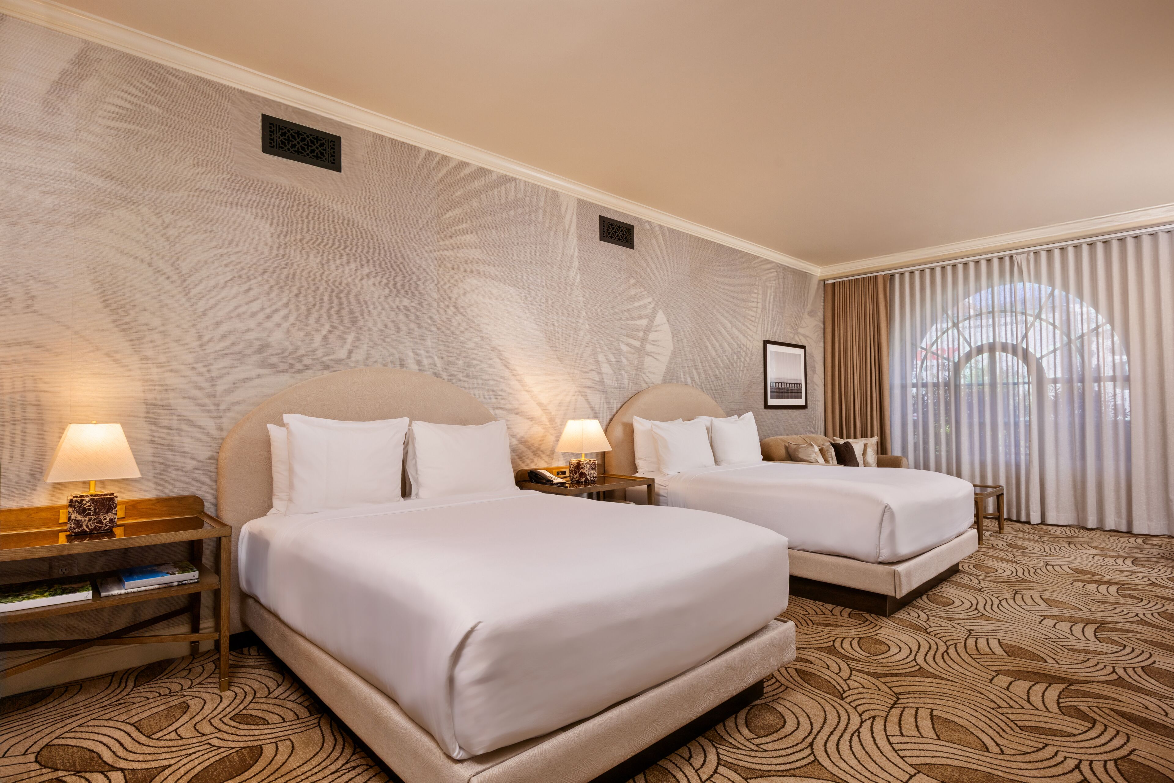 Studio luxueux, 2 grands lits | Literie de qualité, coffre-fort, décor unique, ameublement unique