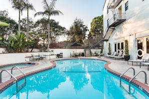 Outdoor pool, sun loungers