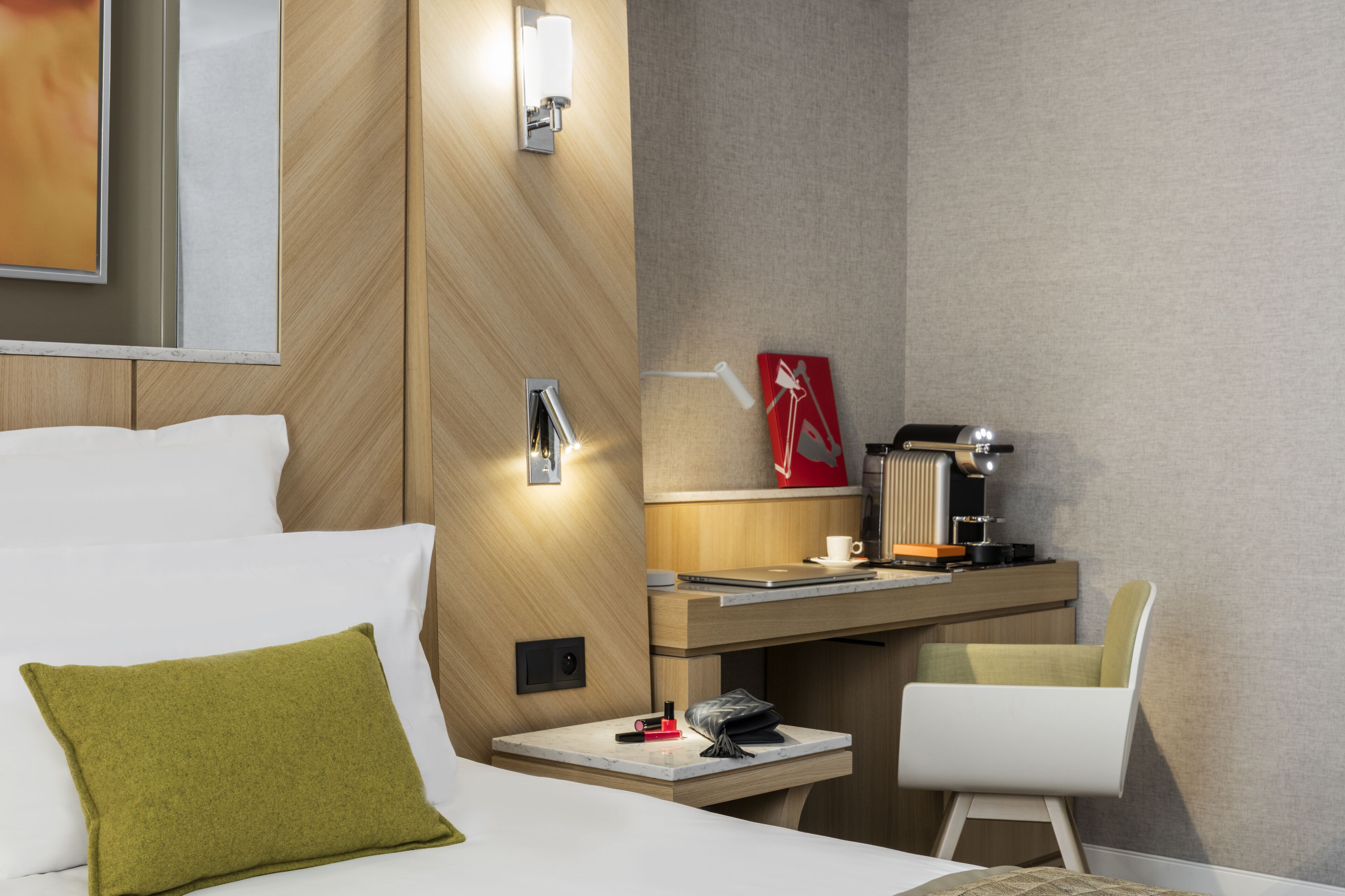 in-room safe, individually decorated, individually furnished, desk