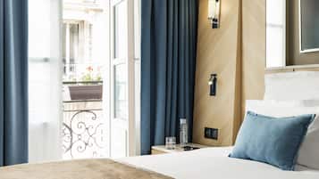 In-room safe, individually decorated, individually furnished, desk