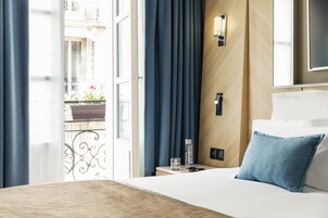 In-room safe, individually decorated, individually furnished, desk