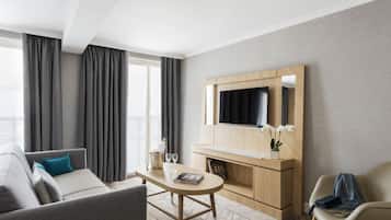 In-room safe, individually decorated, individually furnished, desk