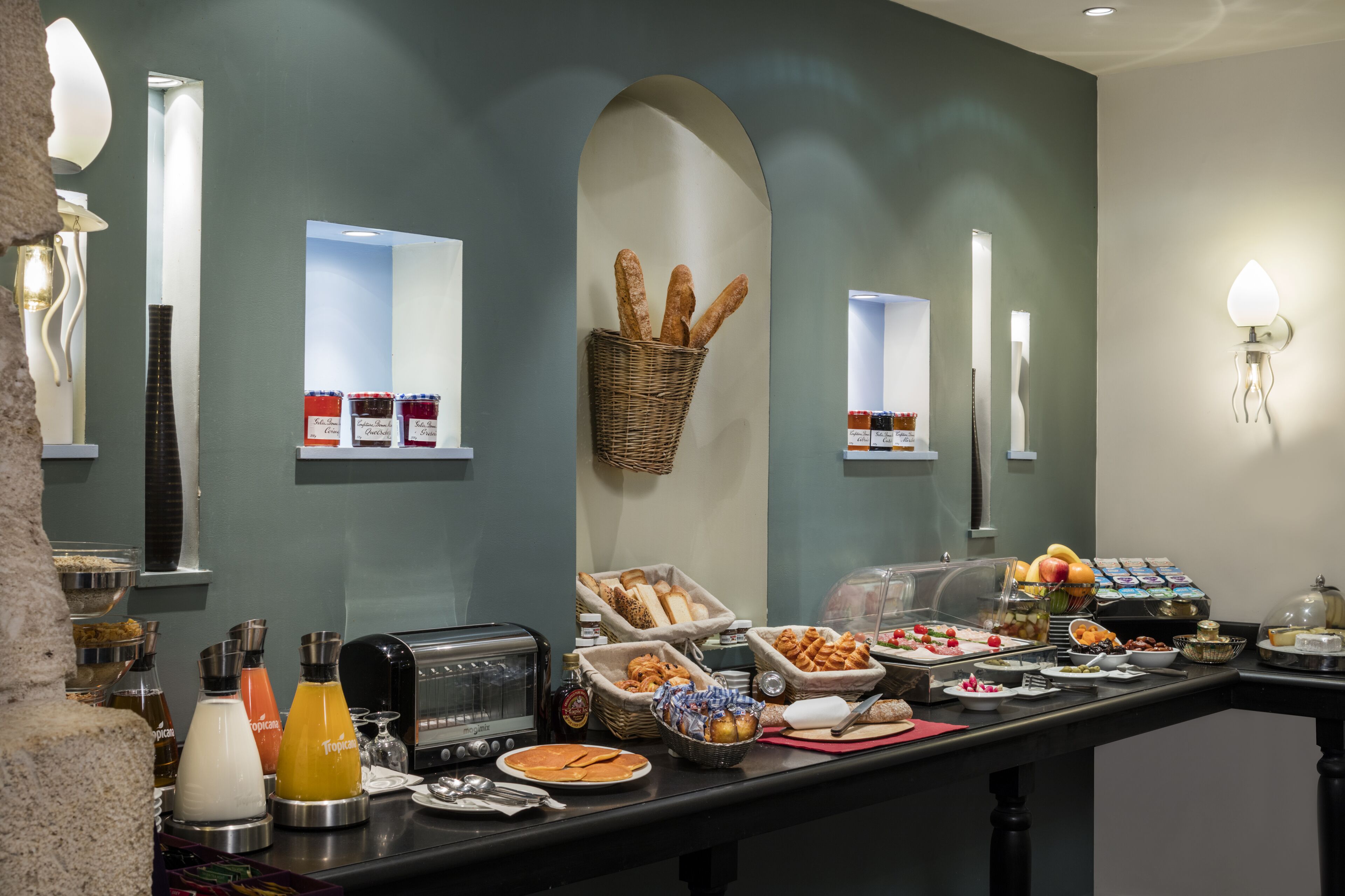 daily buffet breakfast (eur 22 per person)