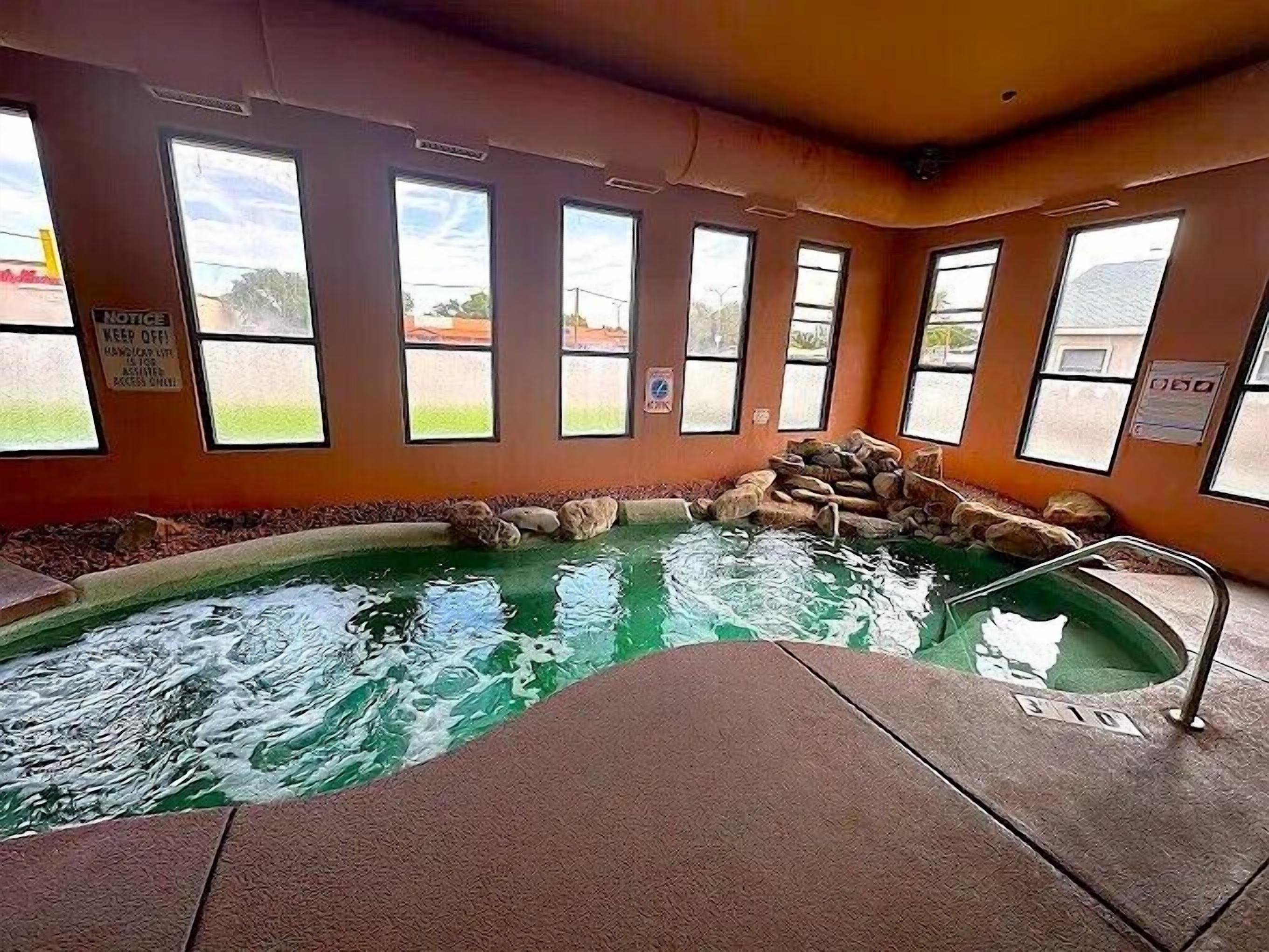 Indoor spa tub