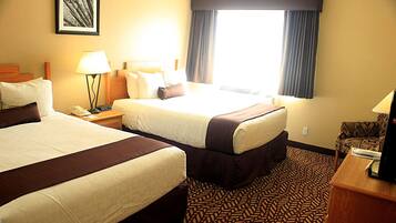 Bàn, bàn ủi/dụng cụ ủi quần áo, nôi/giường cho trẻ sơ sinh (phụ phí)