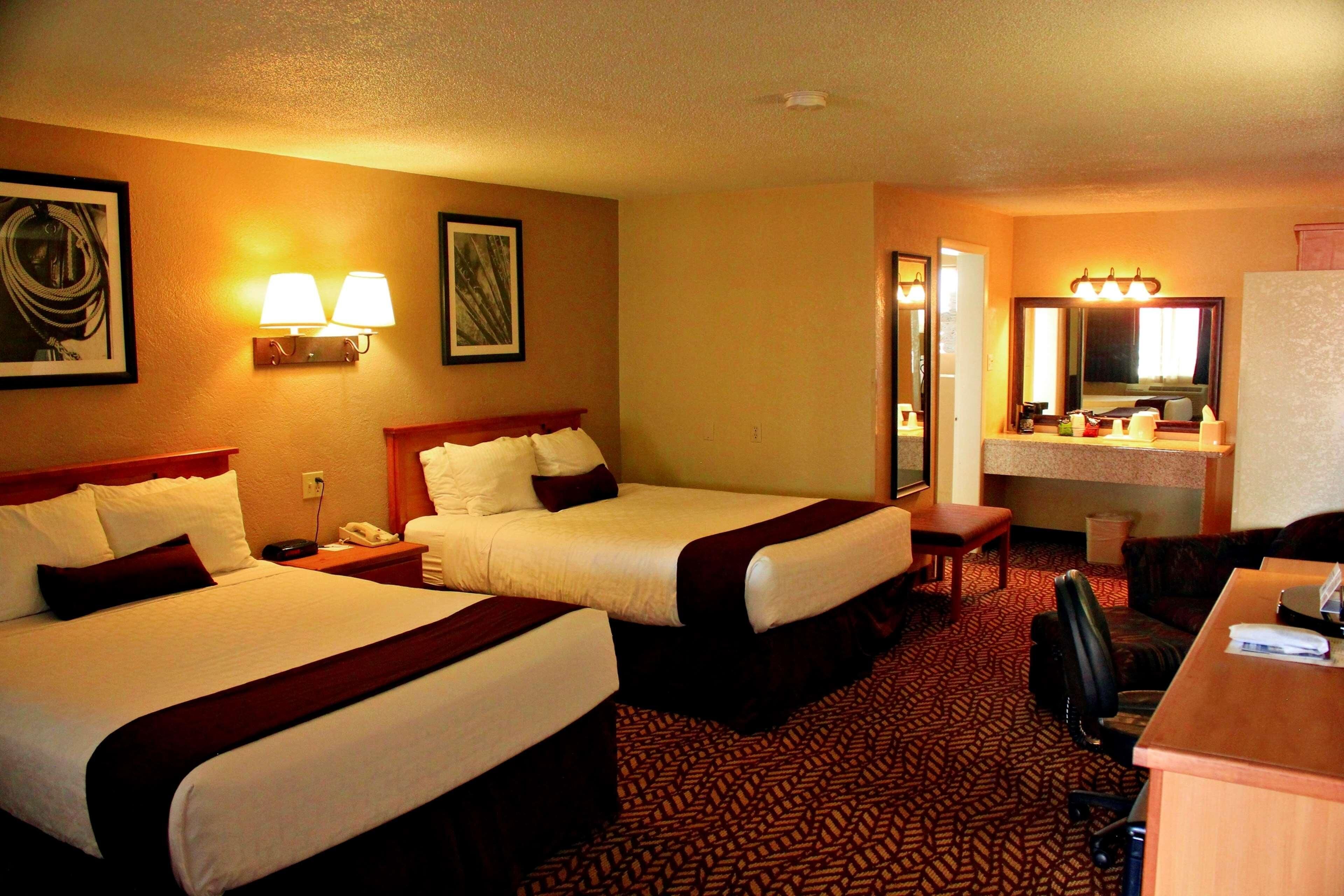 مكتب ومكواة/لوح كي وأسرّة أطفال/رضّع وأسرّة قابلة للطي