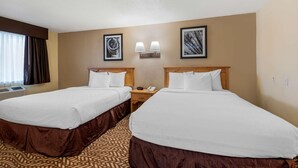 Desk, iron/ironing board, cots/infant beds, rollaway beds - Turquoise Inn & Suites (Cortez)