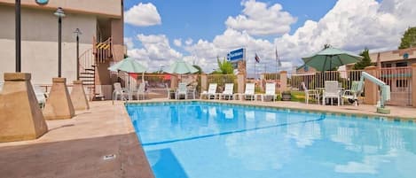 Piscina externa sazonal