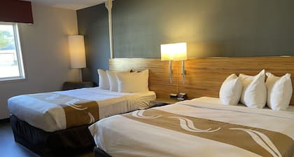 Quality Inn Frontier at U.S. Hwy 30