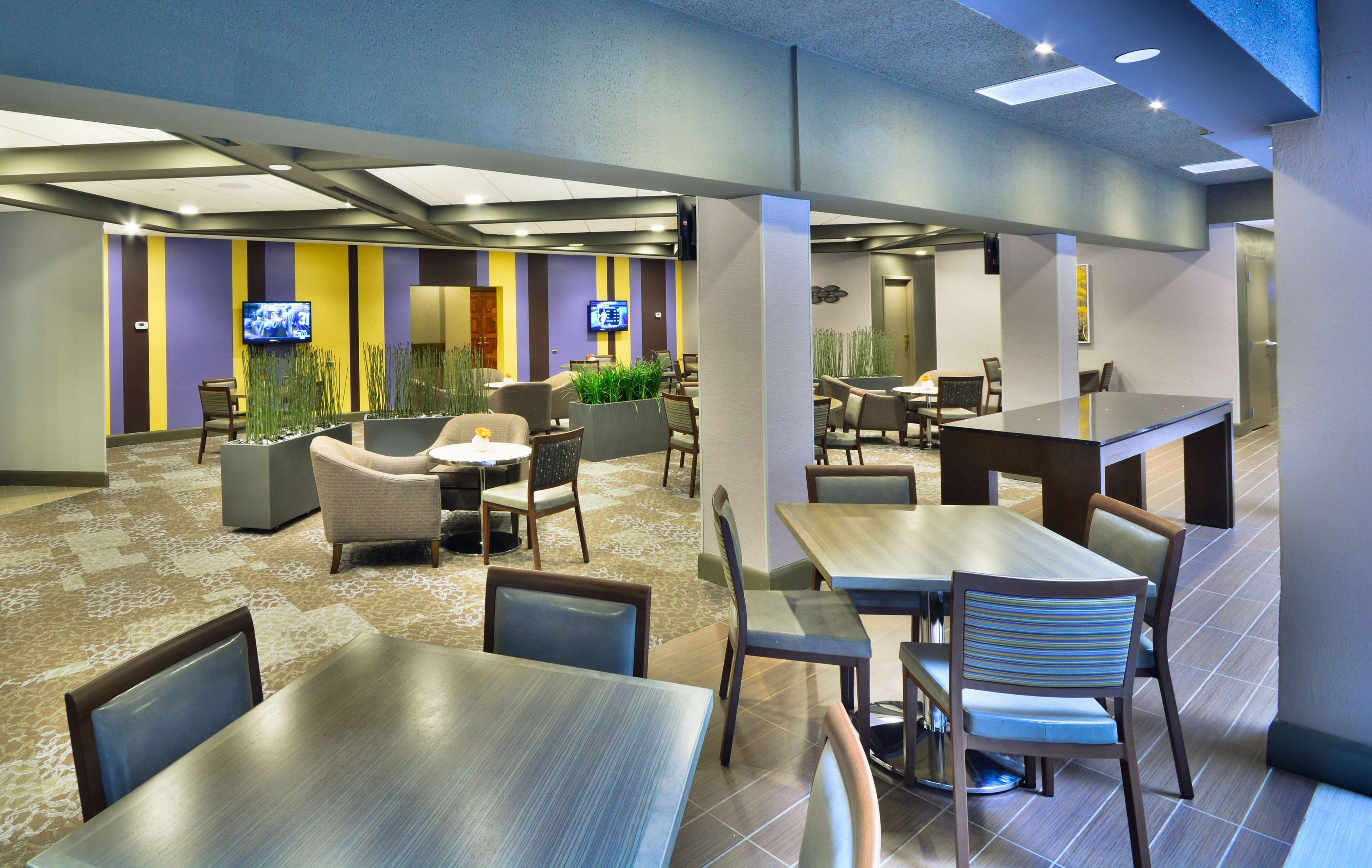 Photo - Embassy Suites by Hilton Denver Central Park