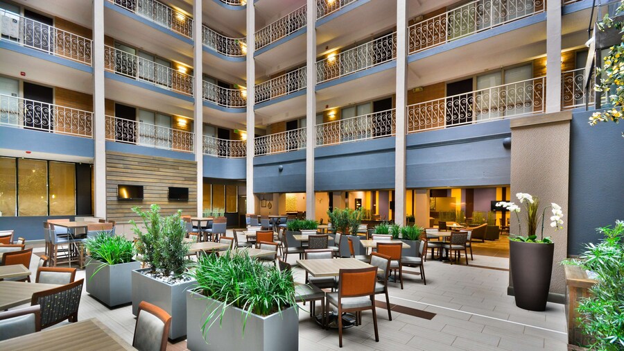 Embassy Suites by Hilton Denver Central Park