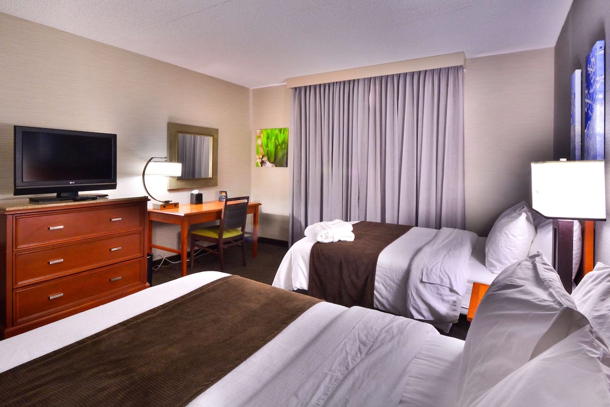 room, 2 double beds, non smoking | 1 bedroom, premium bedding, pillow-top beds, in-room safe