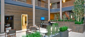 Embassy Suites by Hilton Denver Central Park