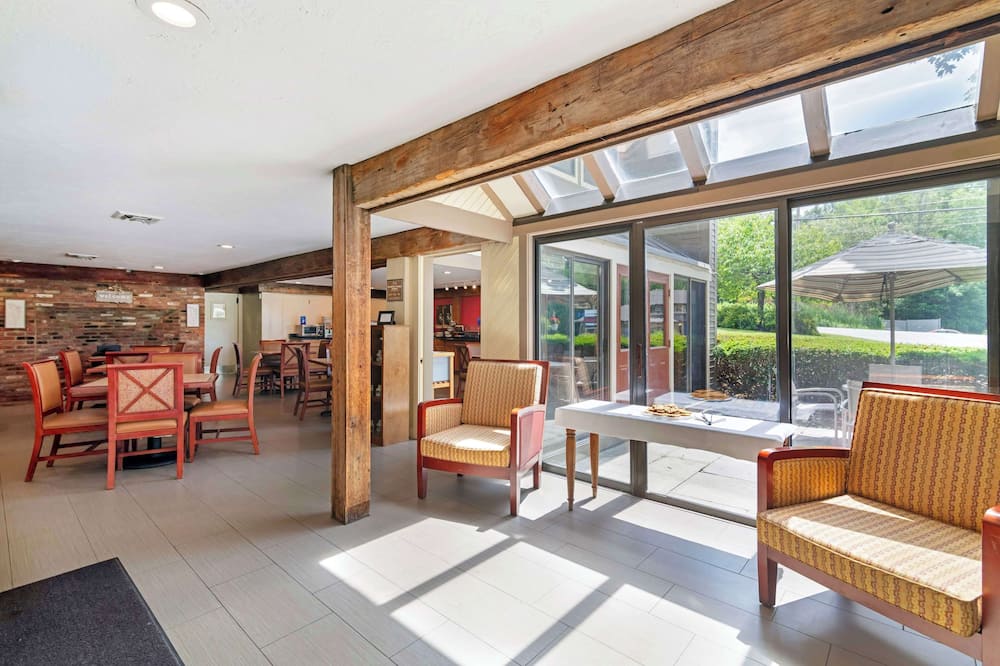 Best Western Inn & Suites Rutland-Killington