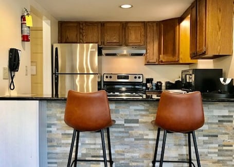 Mini-fridge, microwave, coffee/tea maker. Best Western Inn & Suites Rutland-Killington