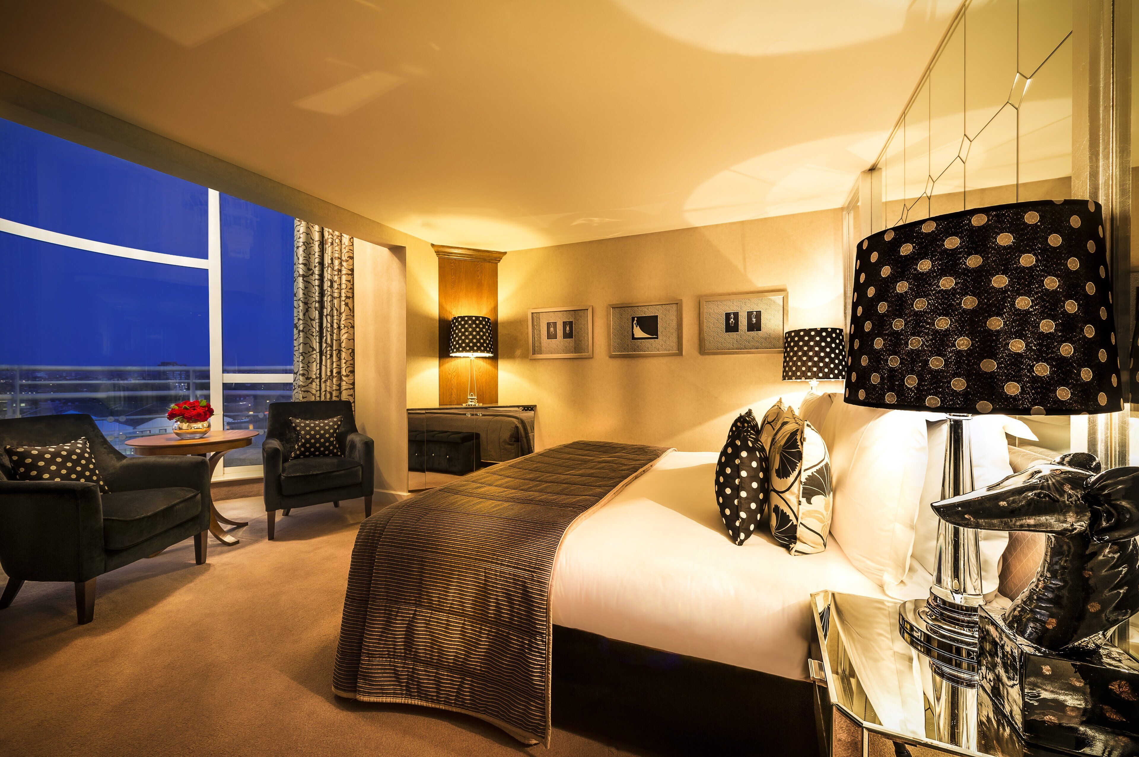 Premium bedding, minibar, in-room safe, desk