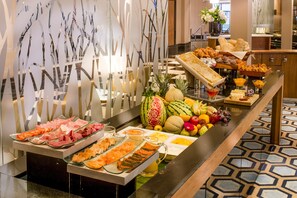 Breakfast, lunch, dinner and brunch served  - The Chelsea Harbour Hotel & Spa London (London)