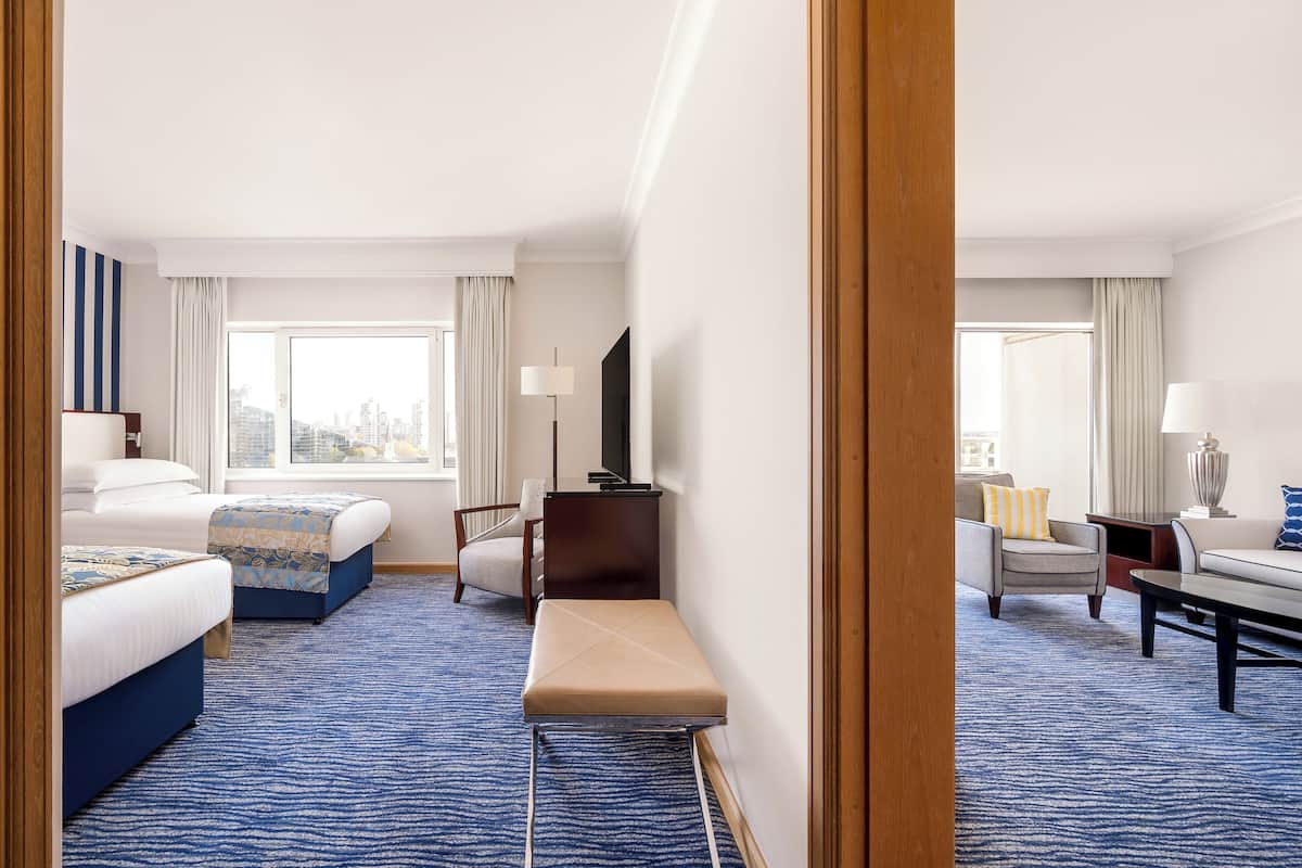 Hochwertige Bettwaren, Minibar, Zimmersafe, Schreibtisch