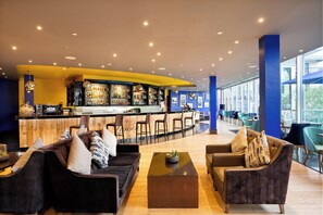 Breakfast, lunch, dinner and brunch served - The Chelsea Harbour Hotel & Spa London (London)