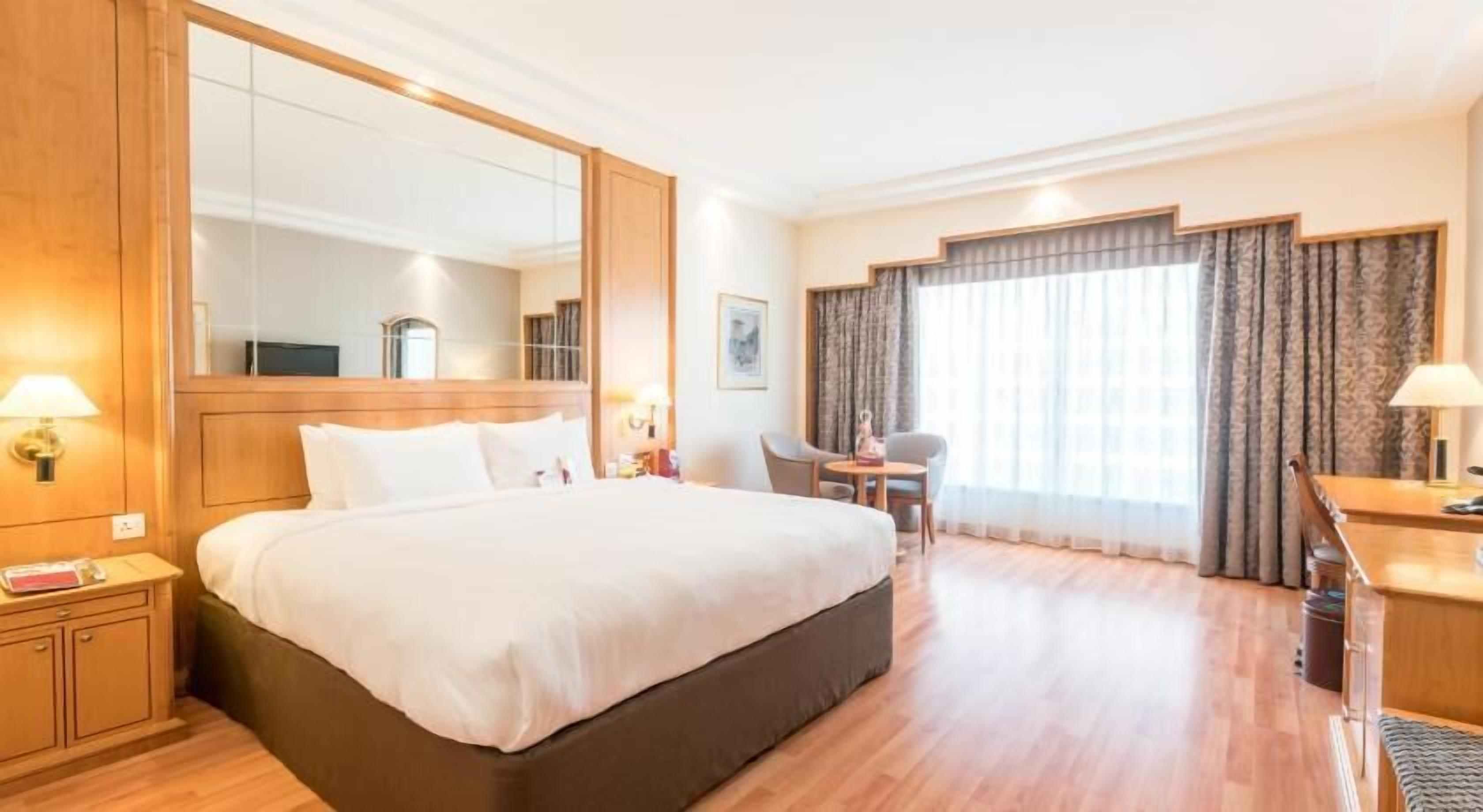 Premium bedding, pillowtop beds, minibar, in-room safe