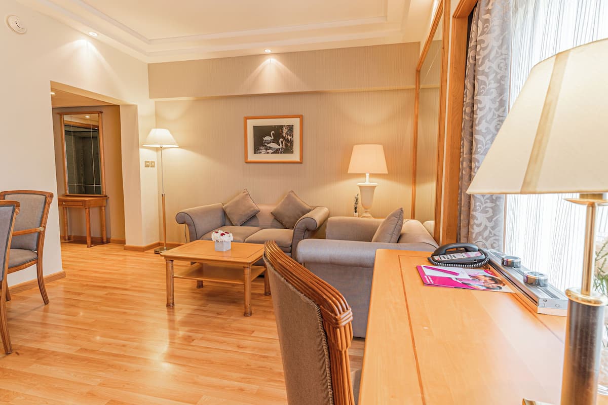 Suite – executive | Sengetøy av topp kvalitet, senger med overmadrass og minibar