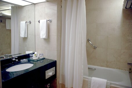 Millennium Downtown - Image 22