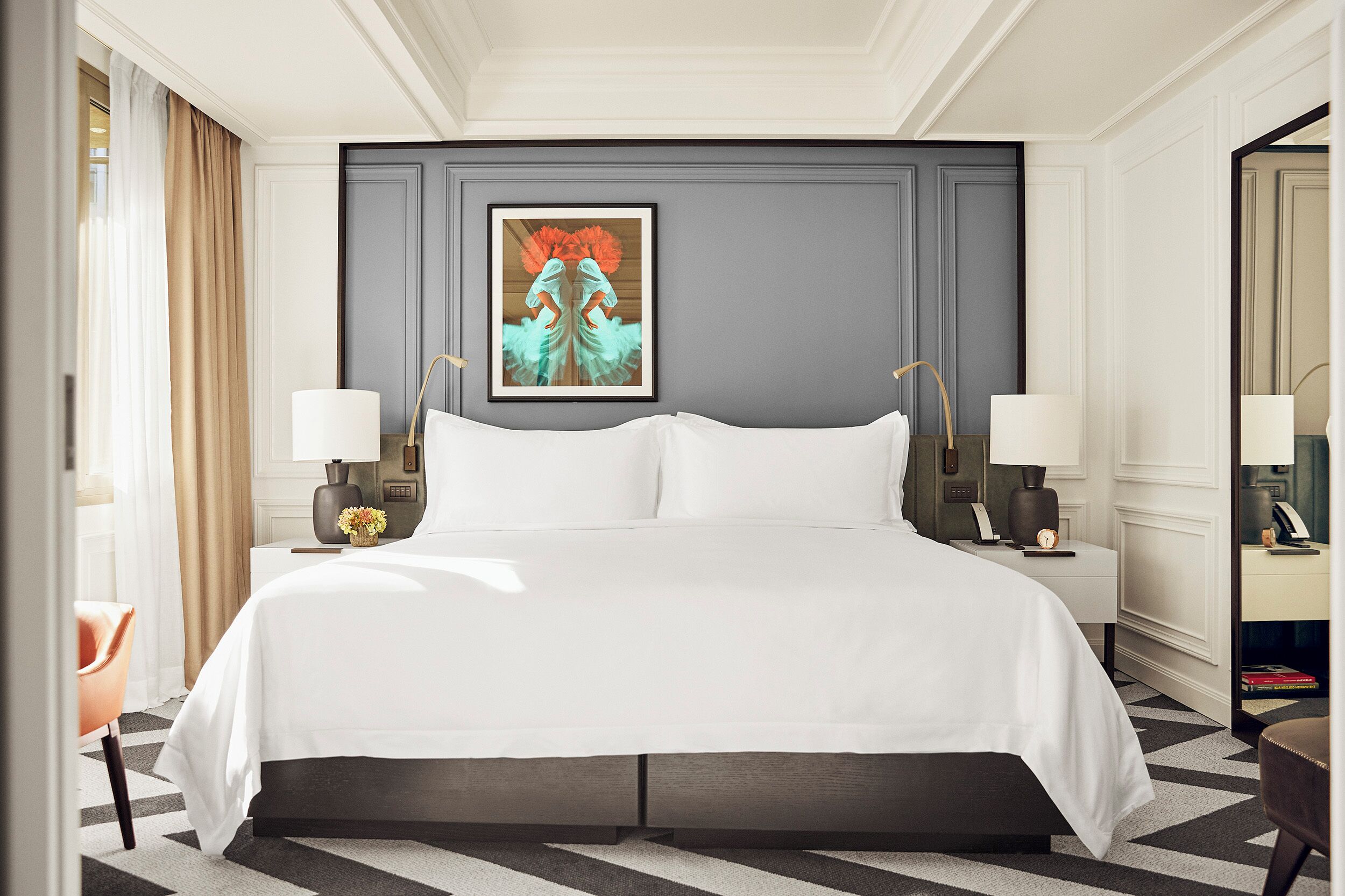 Suite | Hypoallergeen beddengoed, een minibar, een kluis op de kamer, een bureau