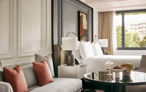 Hypo-allergenic bedding, minibar, in-room safe, desk