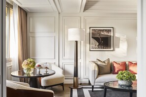 Villa (Suite Magna) | 1 bedroom, hypo-allergenic bedding, minibar, in-room safe
