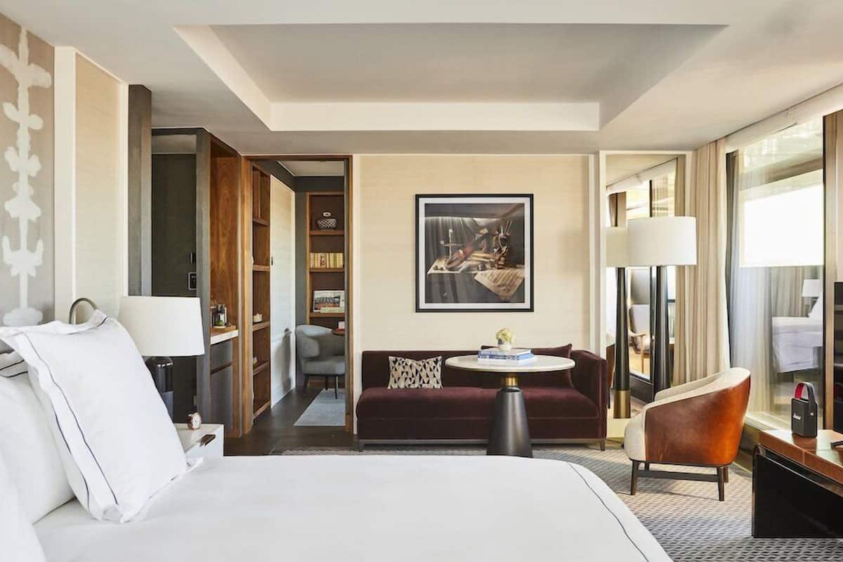 Hypo-allergenic bedding, minibar, in-room safe, desk
