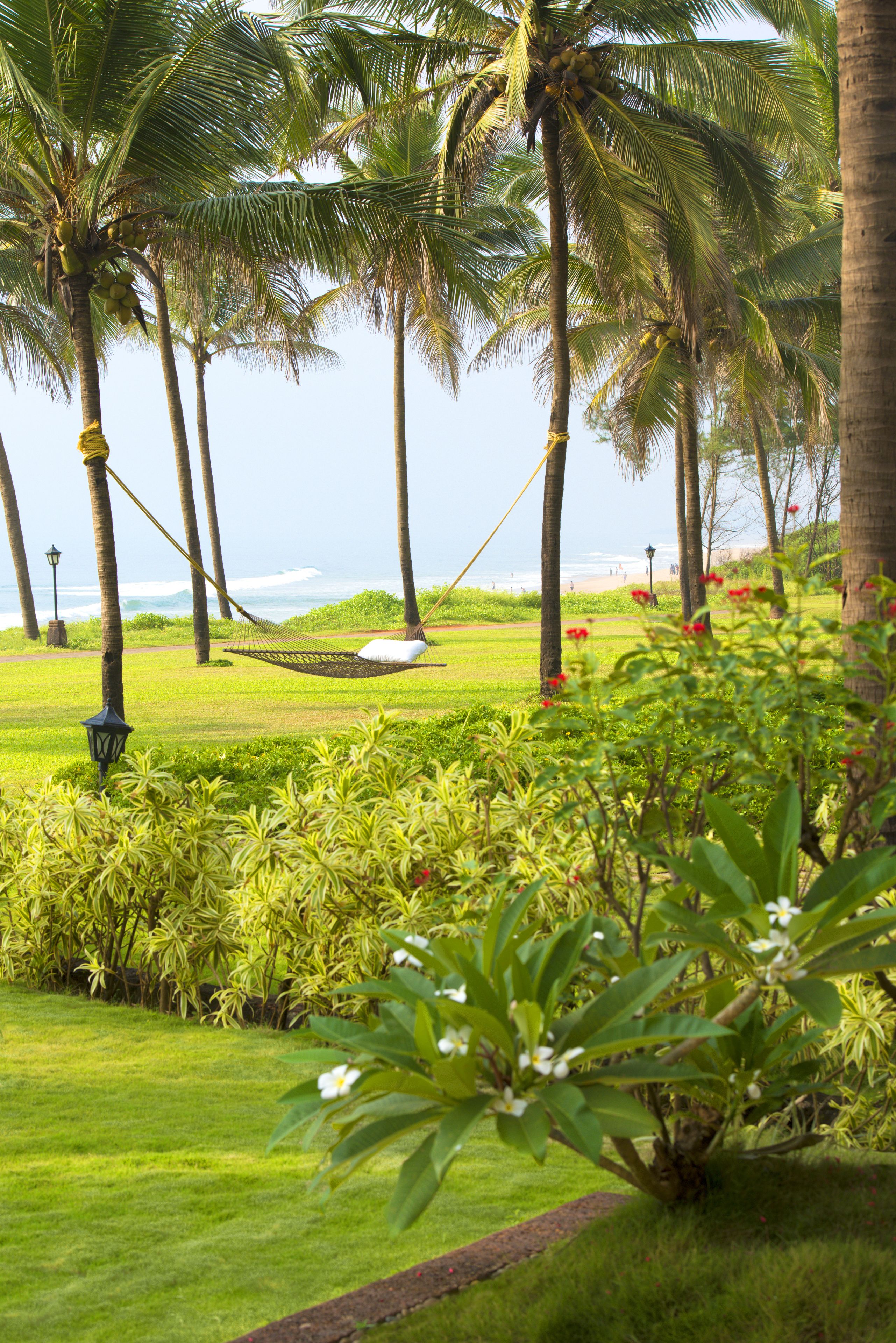 beach nearby, beach towels, beach yoga