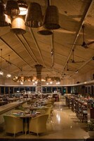 Se ofrece un desayuno bufé (1000 INR por persona)