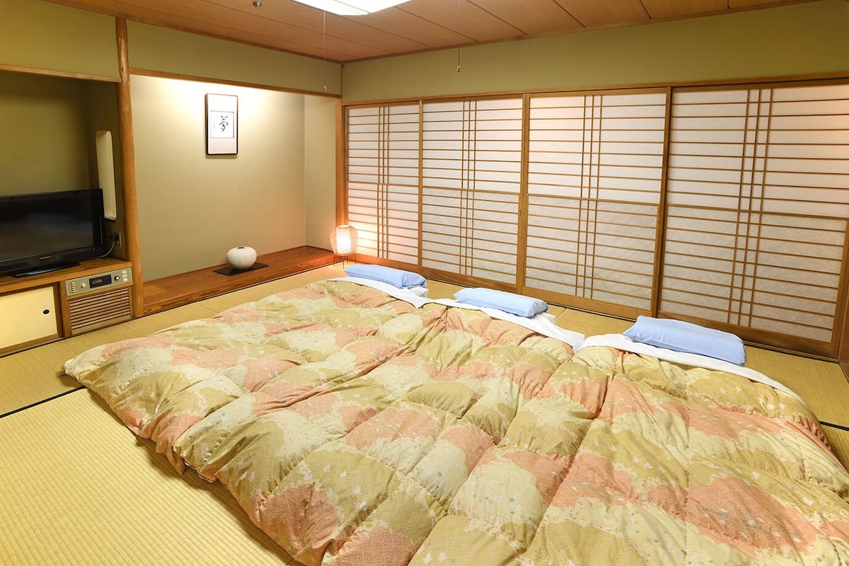 Tradisjonelt rom (Japanese Style - A) | Skrivebord, blendingsgardiner, strykejern/-brett og wi-fi (inkludert)