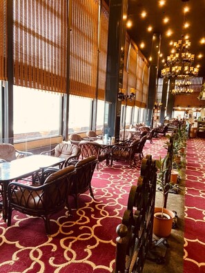 Cocktail bar