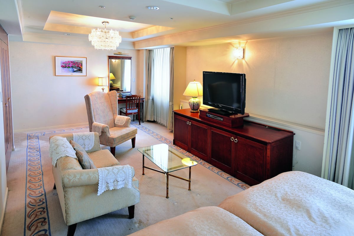 Desk, blackout drapes, iron/ironing board, free WiFi