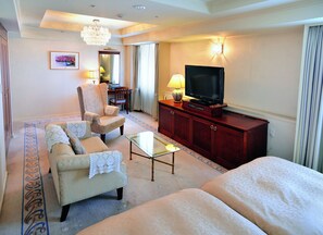 Desk, blackout drapes, iron/ironing board, free WiFi