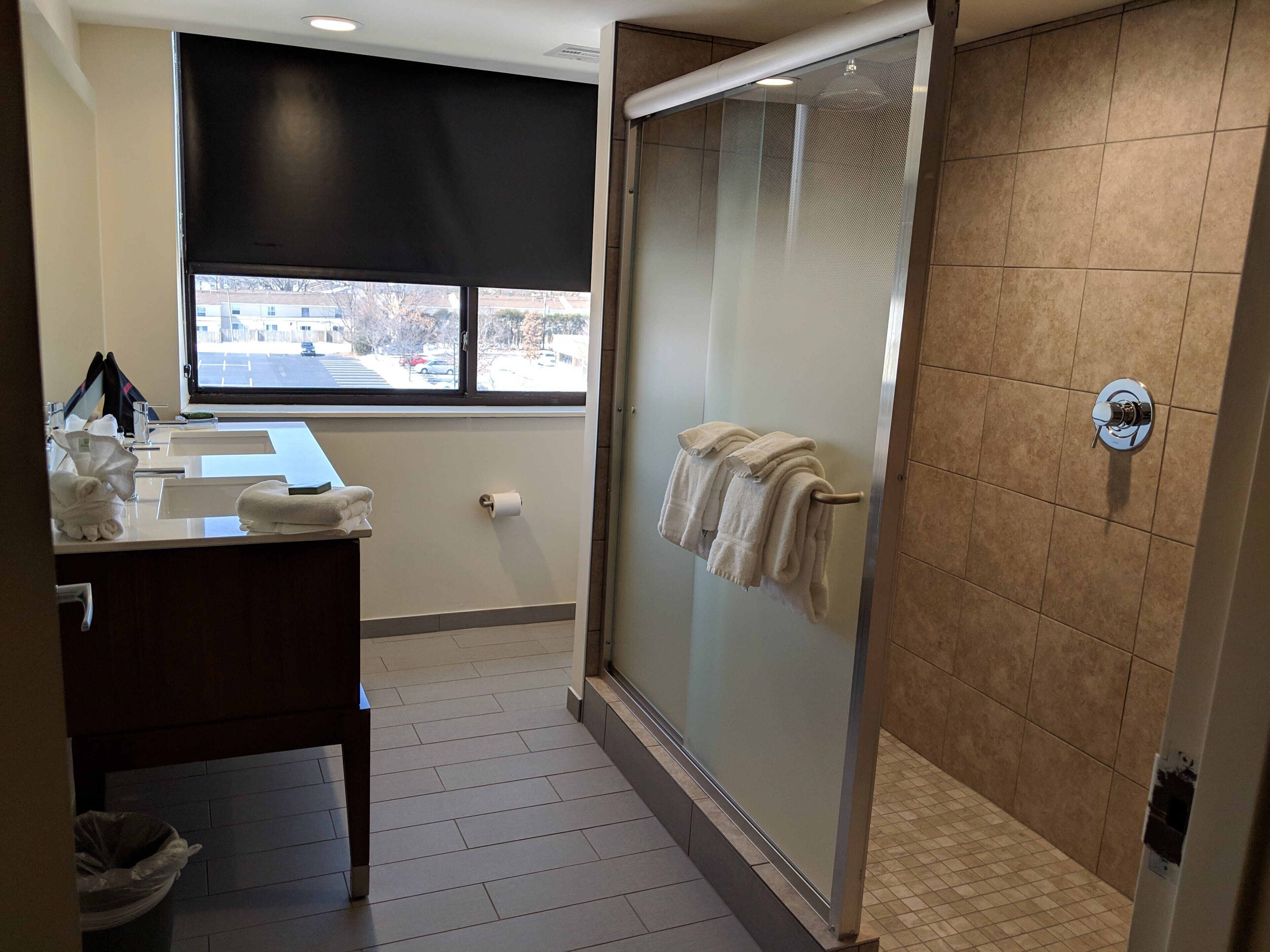 suite, 1 bedroom, jetted tub | bathroom | free toiletries, hair dryer, towels