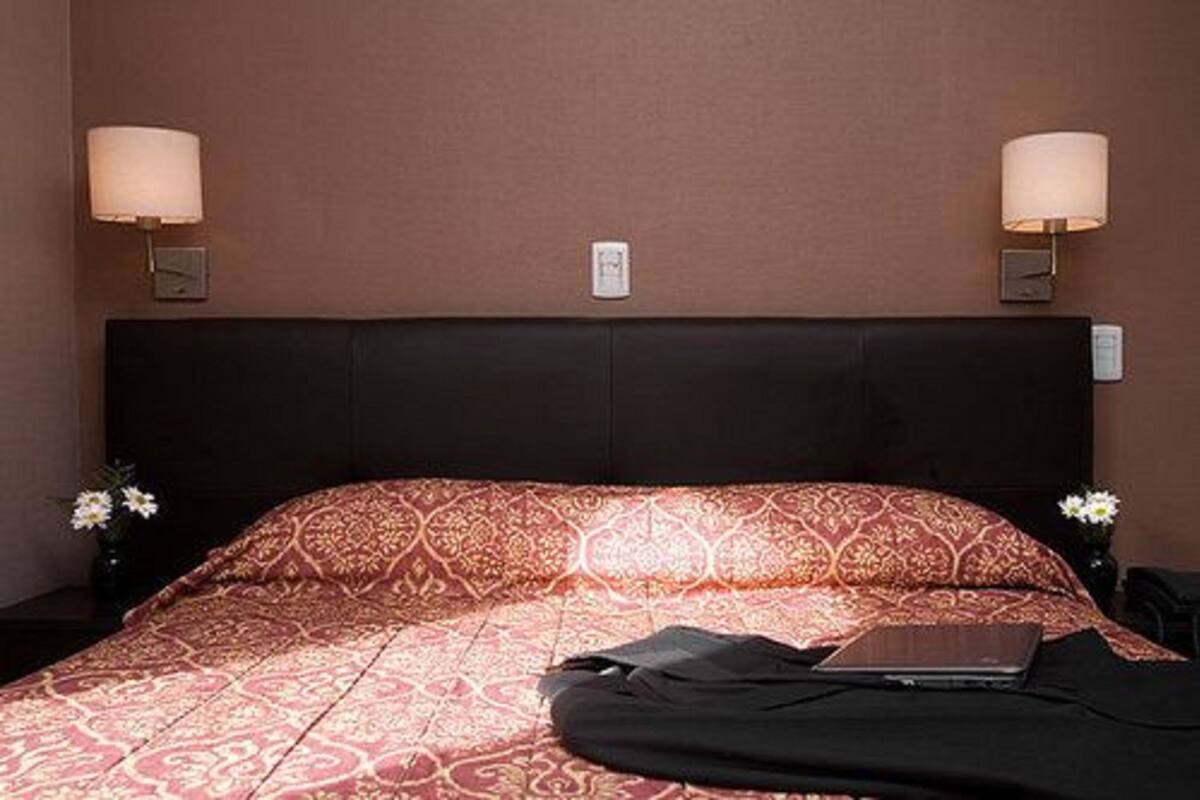 In-room safe, free WiFi, alarm clocks