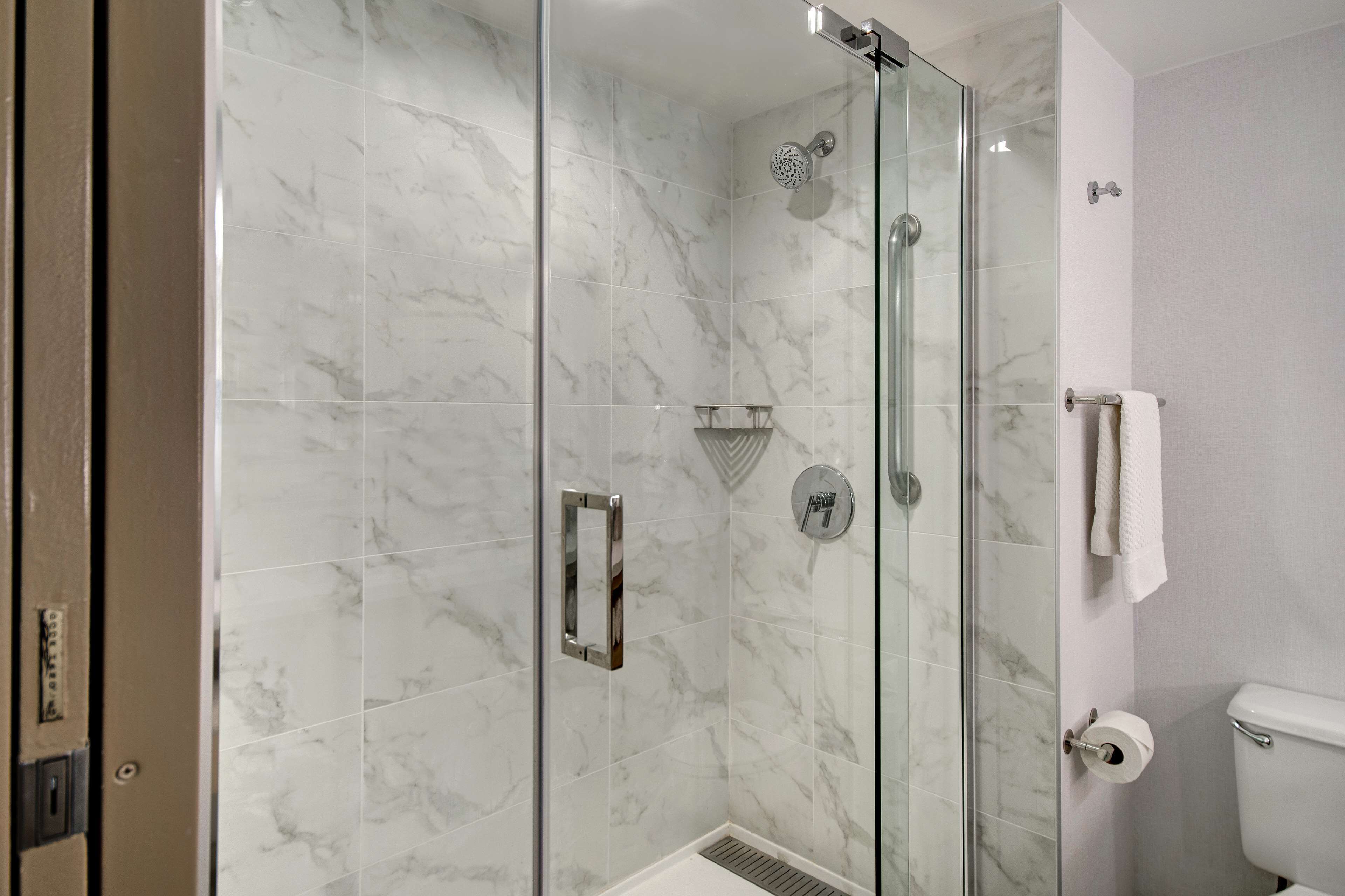 Photo - DoubleTree by Hilton LAX - El Segundo