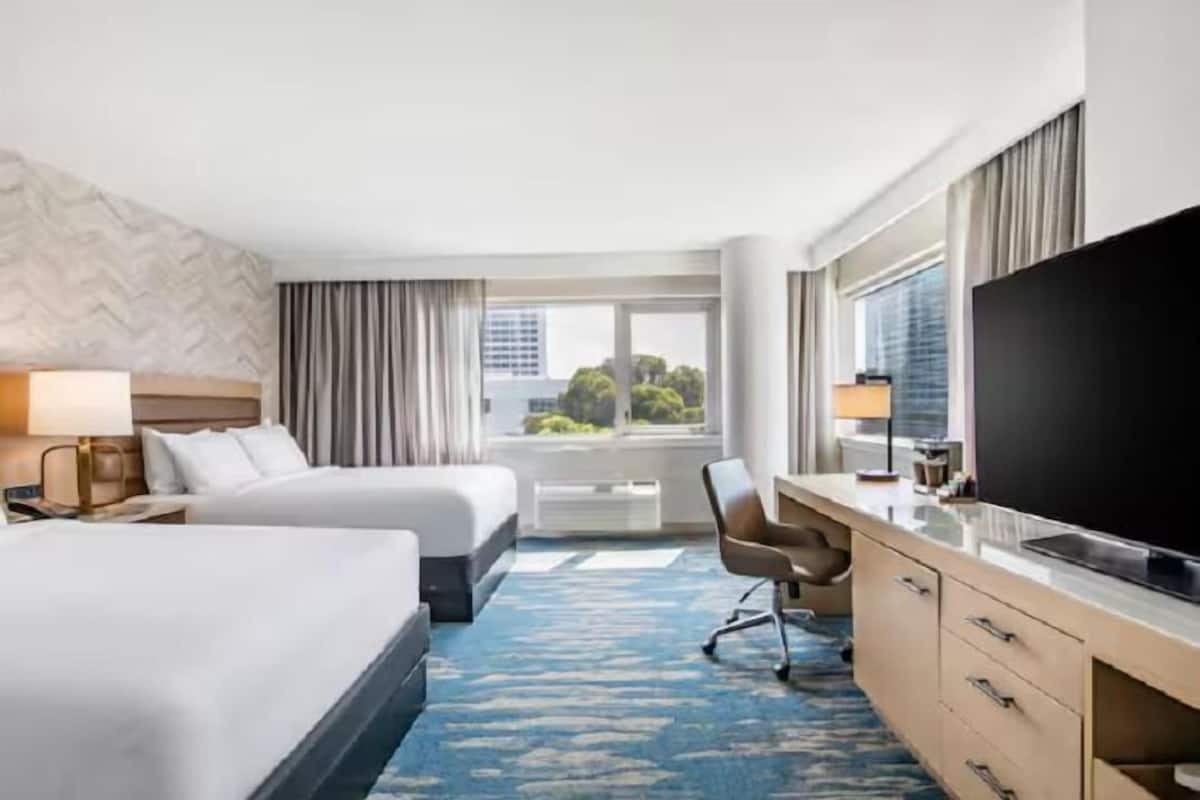 Roupas de cama premium, edredons de pluma, camas com colchões pillow-top