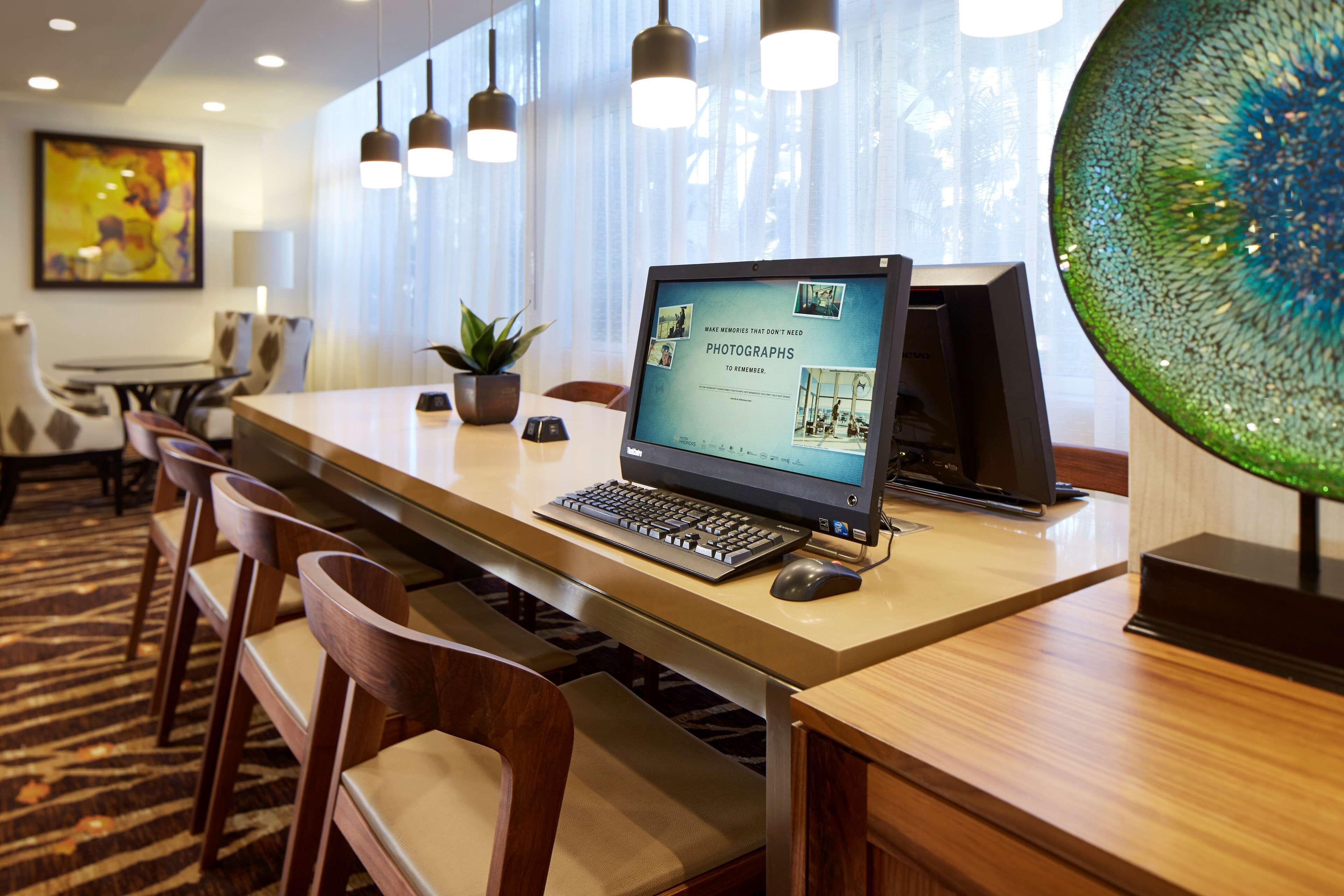 Photo - DoubleTree by Hilton LAX - El Segundo