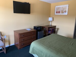 In-room safe, individually furnished, desk, iron/ironing board