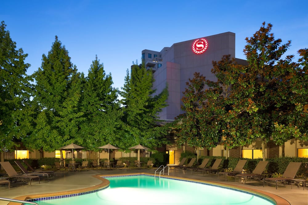 Sheraton Vancouver Airport Hotel