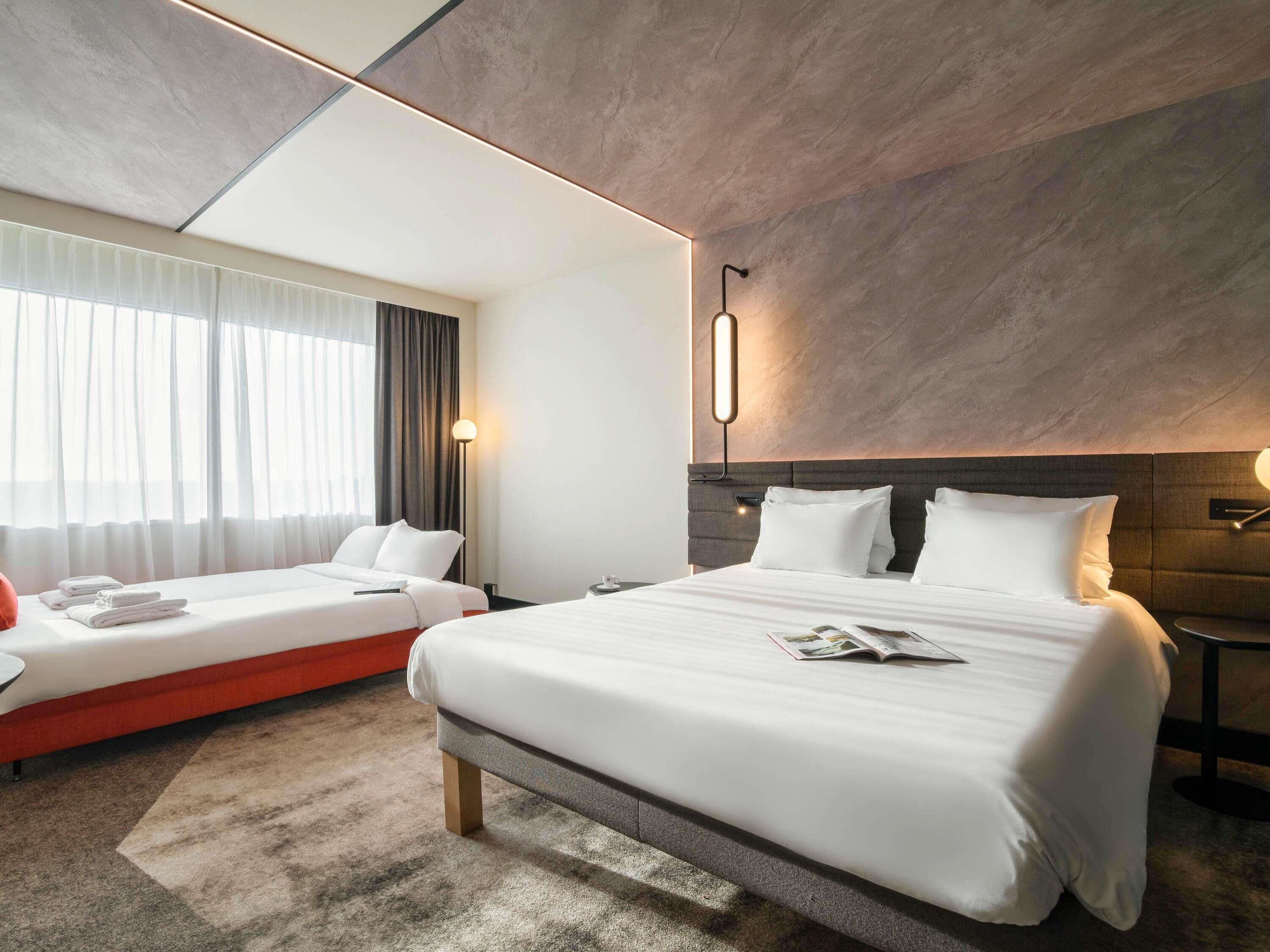 Executive Room, 1 Double Bed with Sofa bed | In-room safe, blackout drapes, iron/ironing board, free WiFi