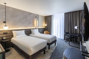 Superior Room (2 single beds and sofa) | In-room safe, blackout drapes, iron/ironing board - Novotel Rotterdam Brainpark (Rotterdam)