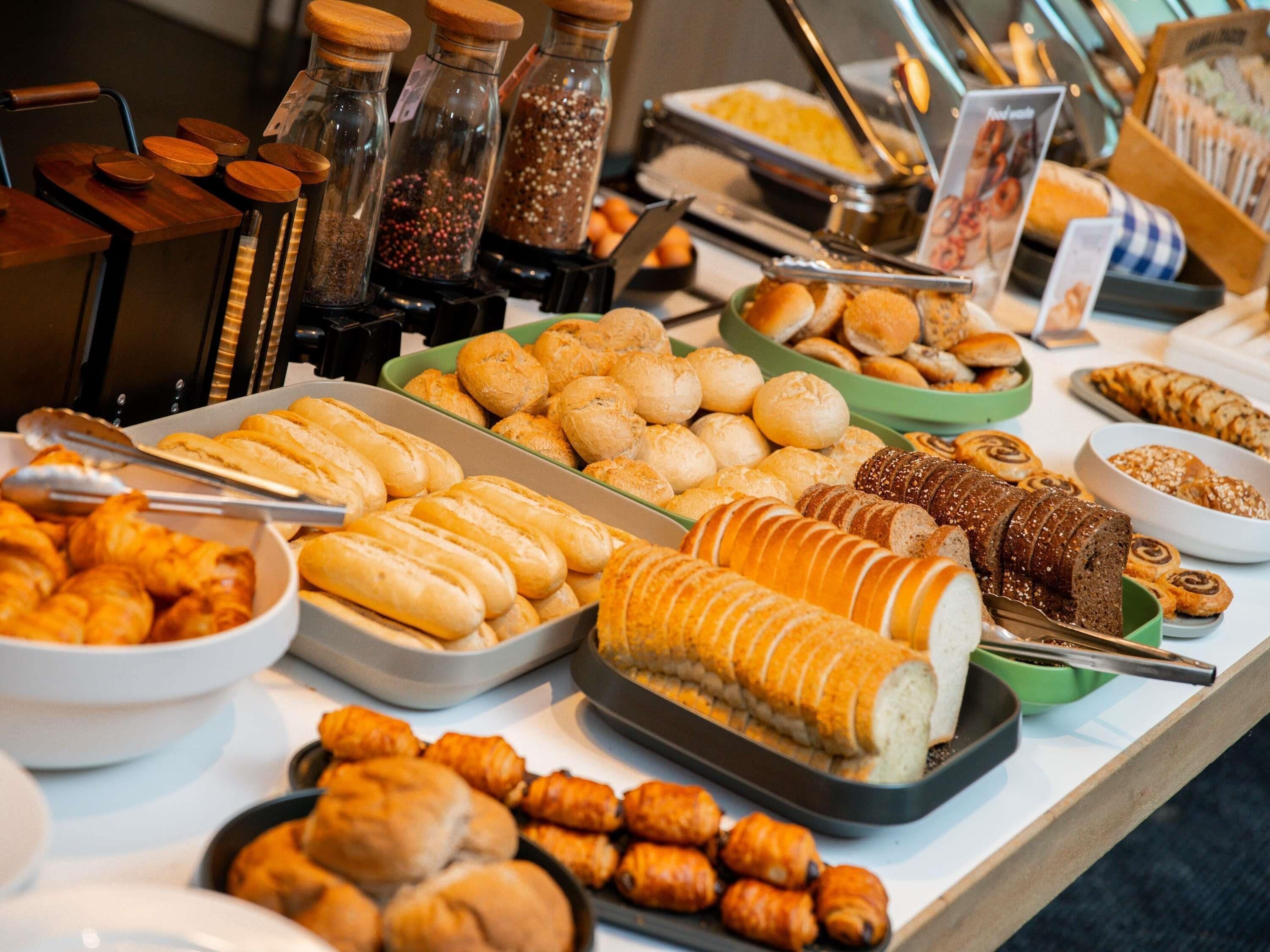 Daily buffet breakfast for a fee