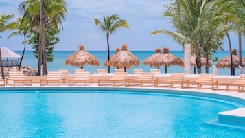 3 buitenzwembaden, parasols voor strand/zwembad