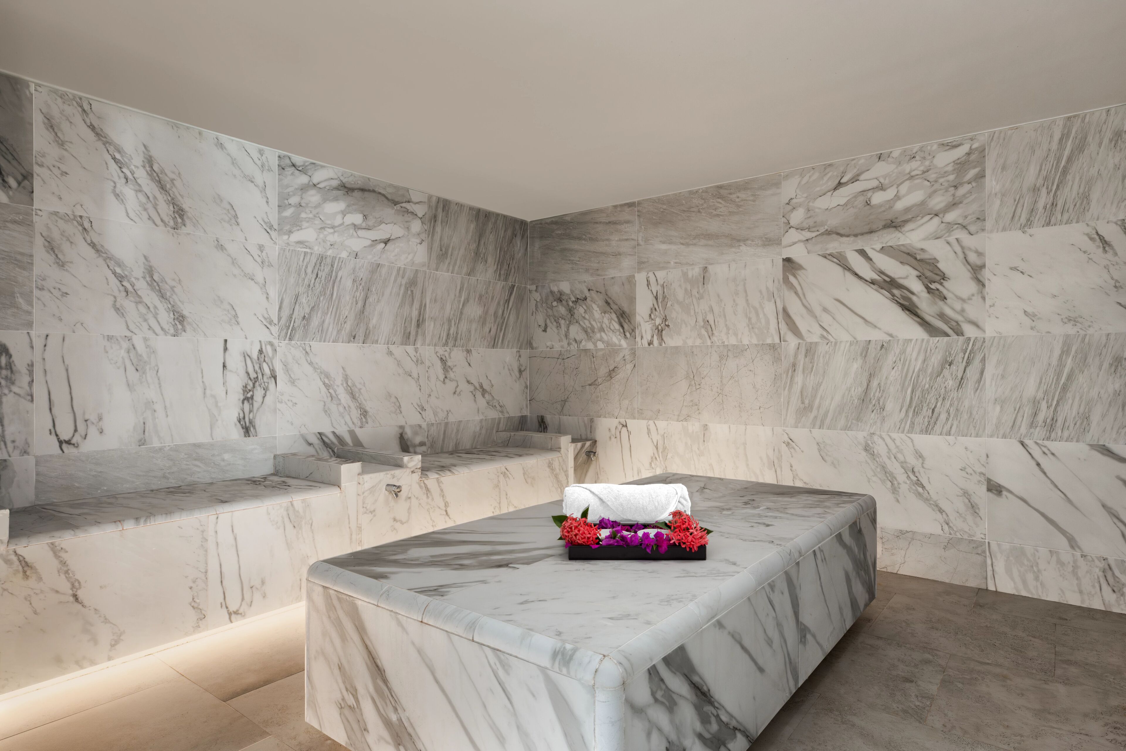 Couples treatment room(s), sauna, hot tub, steam room, body treatments