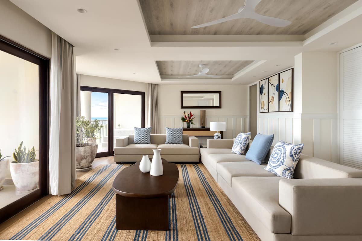 Preferred Club Presidential Suite King | Living area | 45-inch flat-screen TV with satellite channels, TV, books