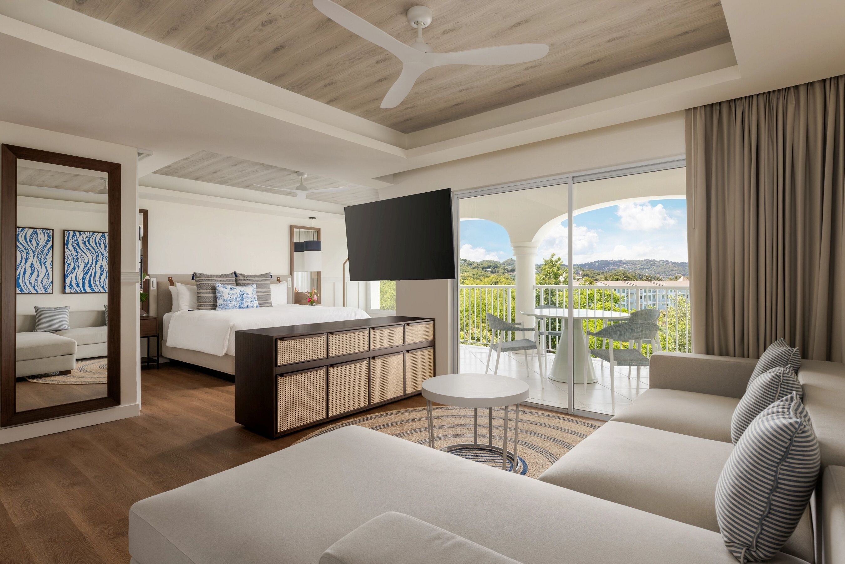 Preferred Club Master Suite Ocean View King | Hypo-allergenic bedding available, minibar (free items), in-room safe